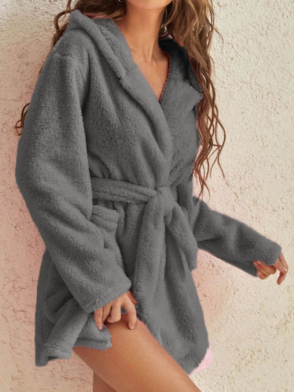 Hooded solid color warm bathrobe