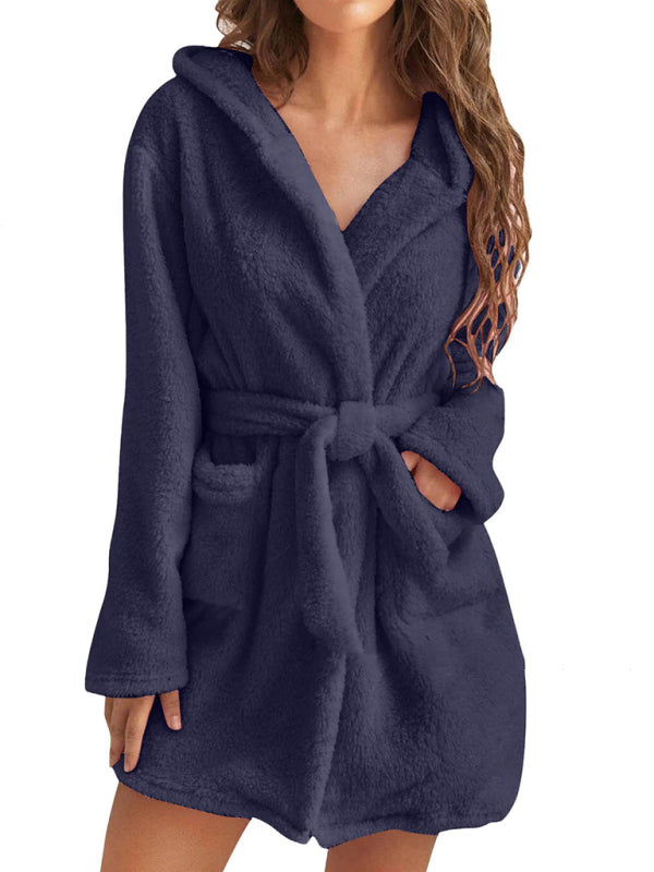 Hooded solid color warm bathrobe