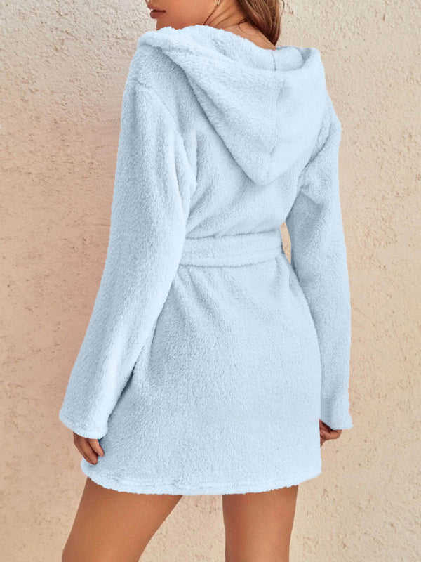 Hooded solid color warm bathrobe